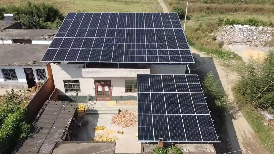 如何計算襄陽家庭光伏發(fā)電系統(tǒng)的發(fā)電量和儲能容量？